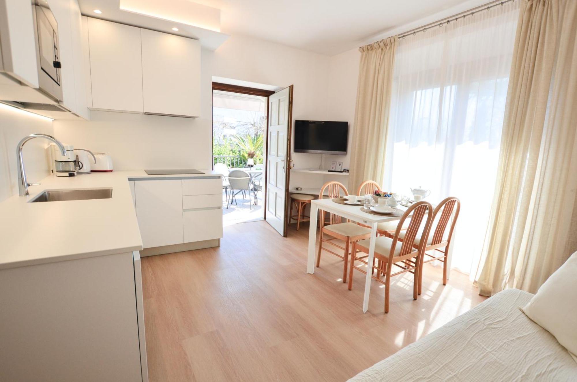Villa Phoenix - Lake Apartments Riva del Garda Luaran gambar