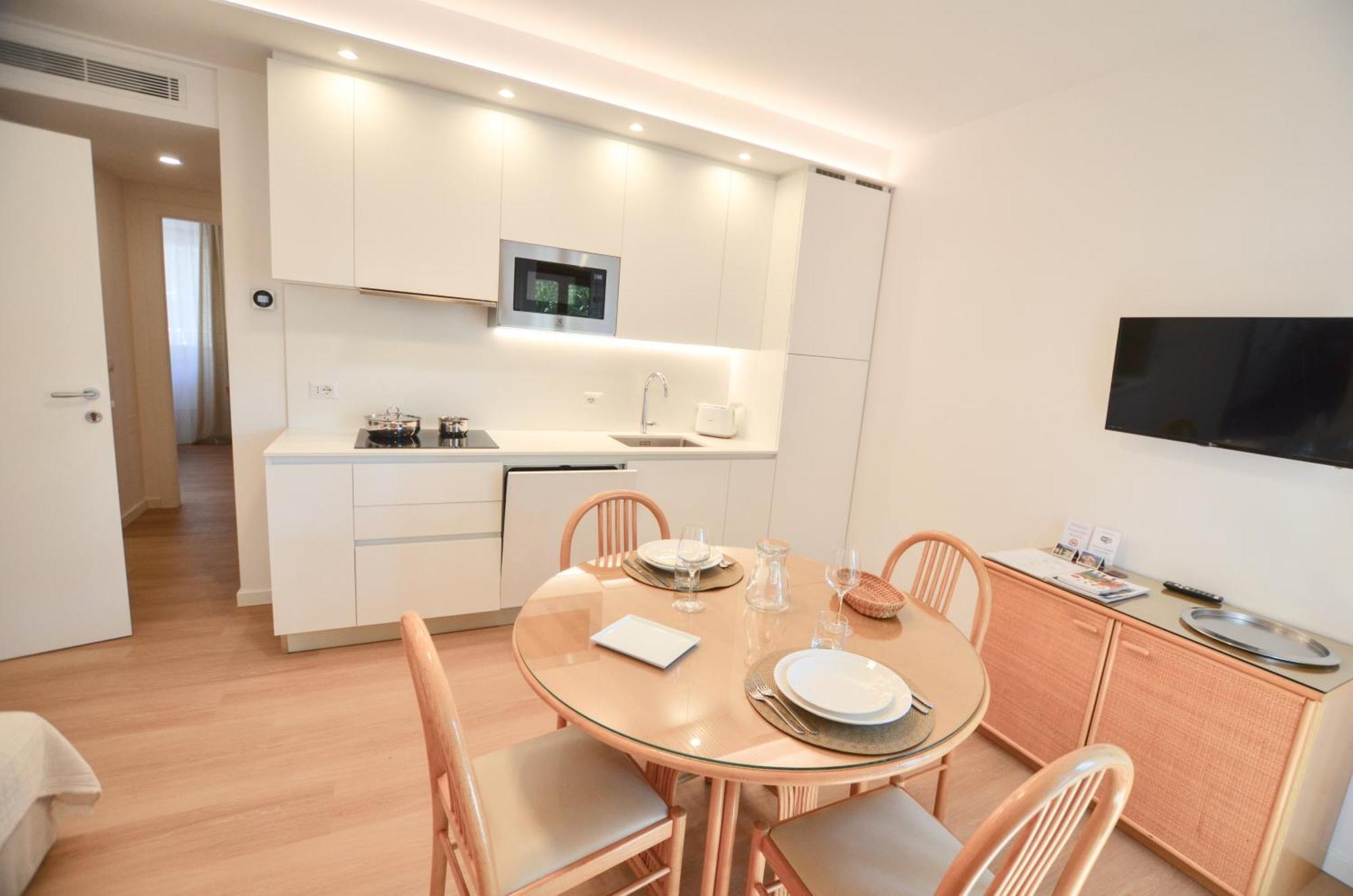 Villa Phoenix - Lake Apartments Riva del Garda Luaran gambar