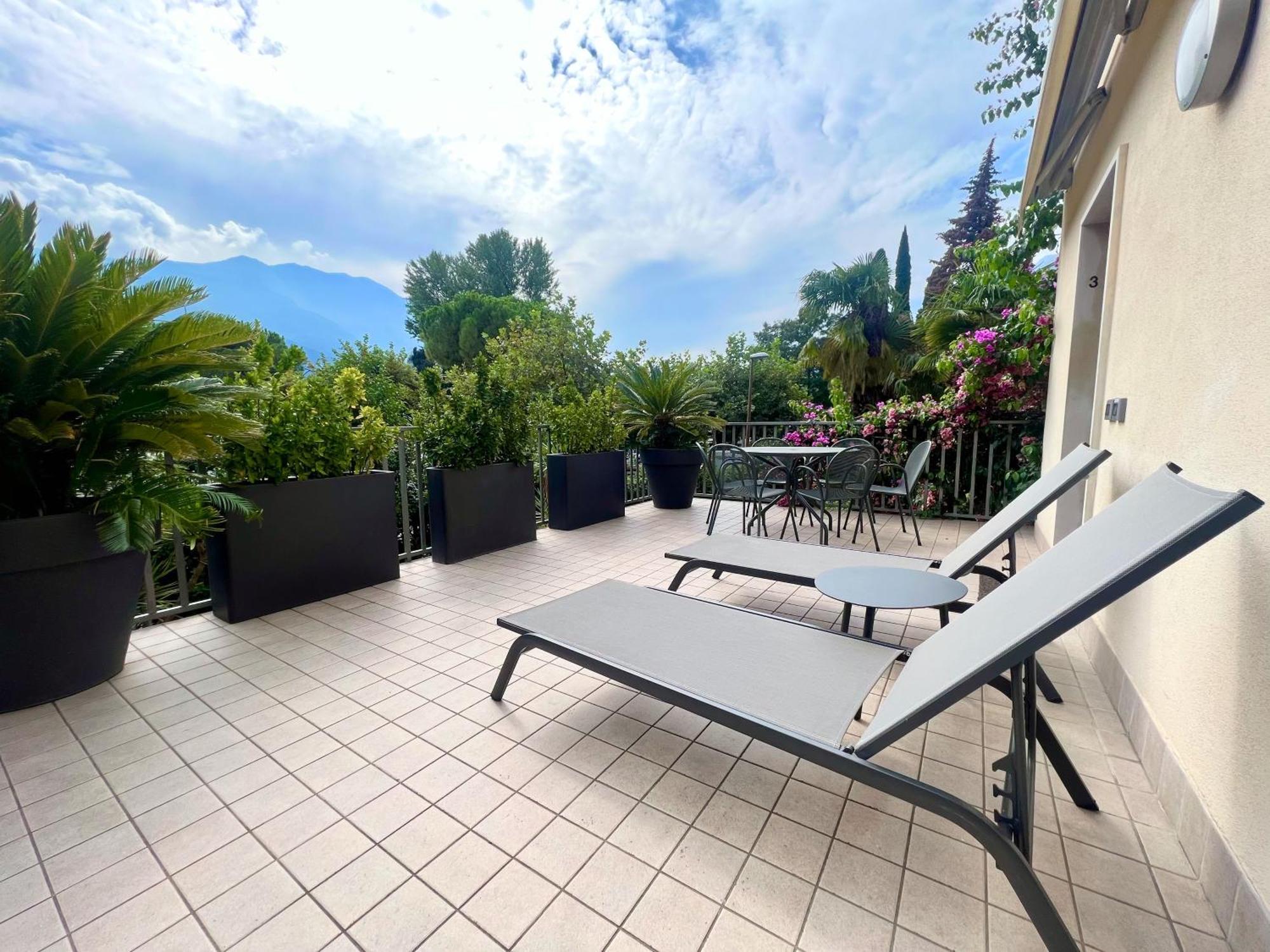 Villa Phoenix - Lake Apartments Riva del Garda Luaran gambar